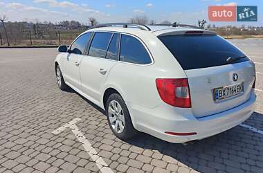 Універсал Skoda Superb 2013 в 
