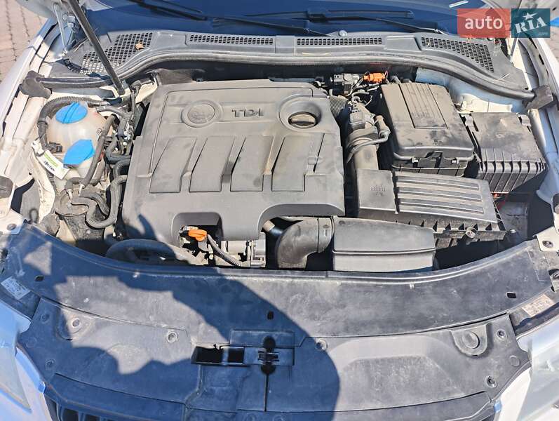 Универсал Skoda Superb 2013 в Шепетовке
