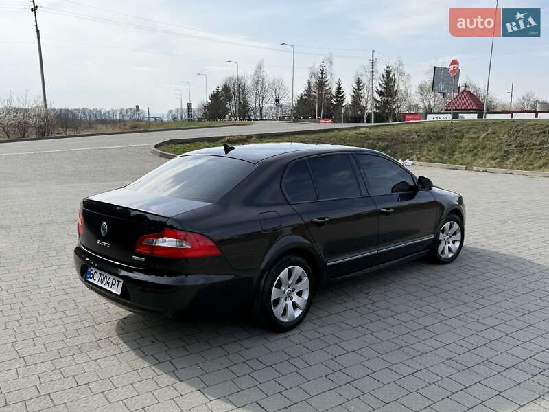 Лифтбек Skoda Superb 2013 в Стрые