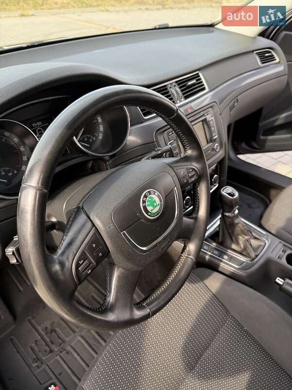 Лифтбек Skoda Superb 2013 в Стрые