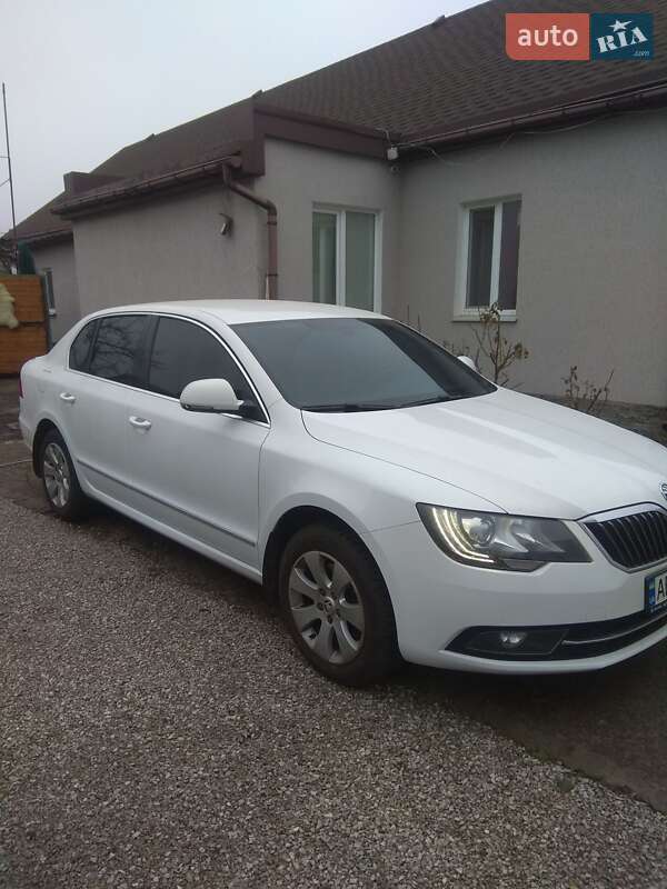 Лифтбек Skoda Superb 2014 в Кривом Роге