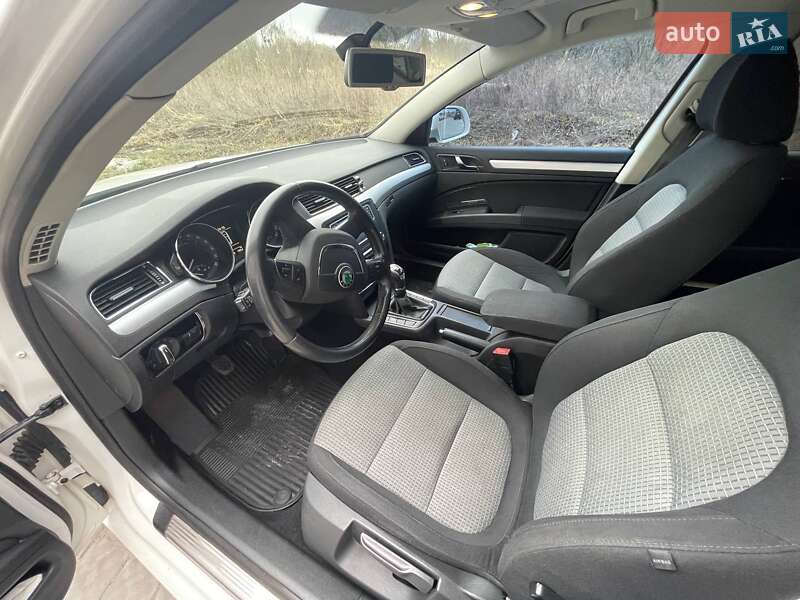 Универсал Skoda Superb 2010 в Львове