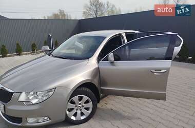 Лифтбек Skoda Superb 2009 в 