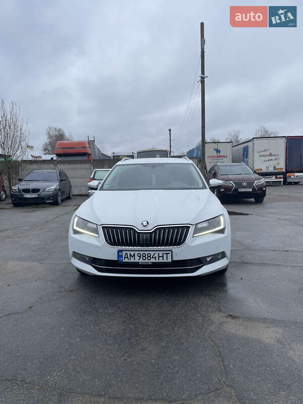 Універсал Skoda Superb 2016 в Звягелі