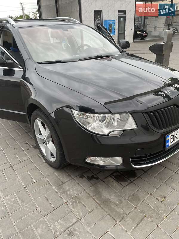 Універсал Skoda Superb 2010 в Рівному