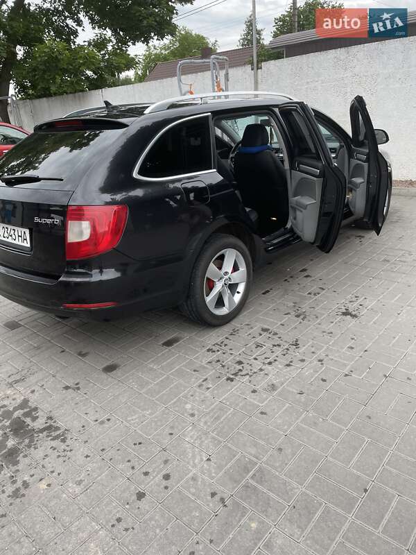 Універсал Skoda Superb 2010 в Рівному