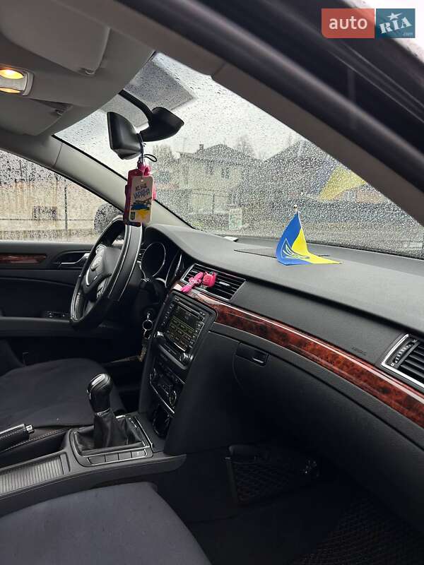 Ліфтбек Skoda Superb 2009 в Болехові