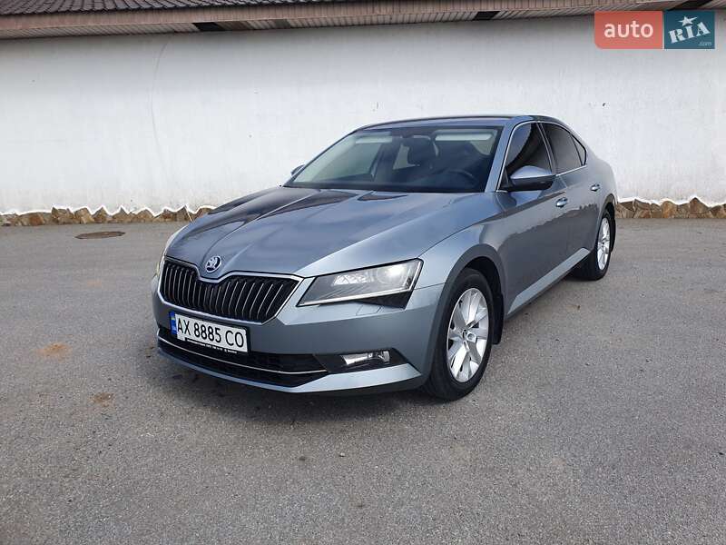 Лифтбек Skoda Superb 2018 в 