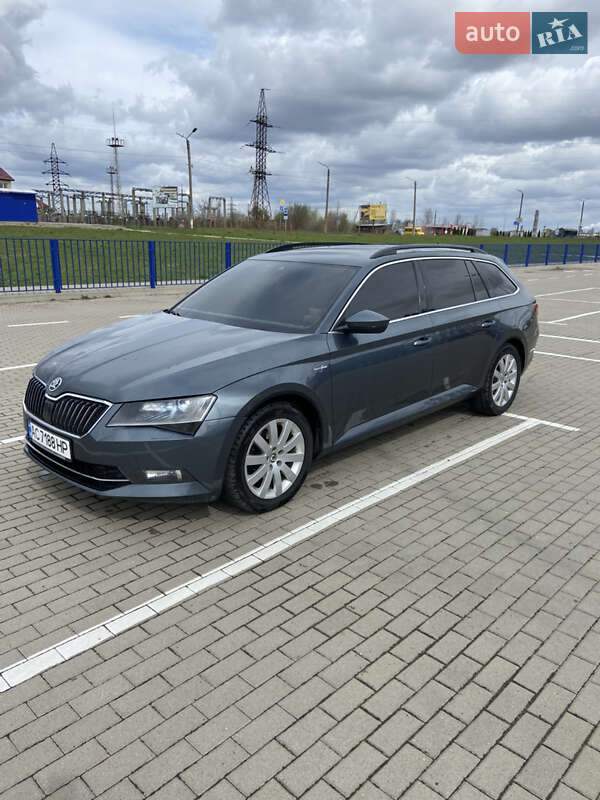 Универсал Skoda Superb 2016 в Нововолынске
