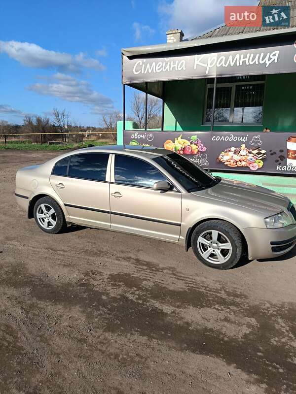 Ліфтбек Skoda Superb 2005 в 