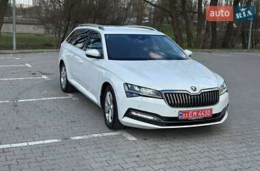 Універсал Skoda Superb 2019 в 