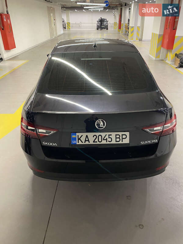 Лифтбек Skoda Superb 2019 в Киеве