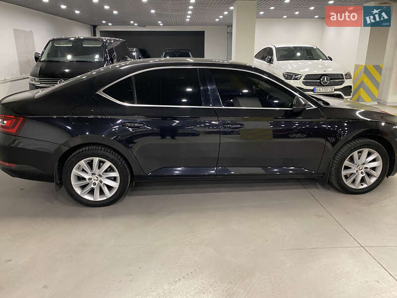 Лифтбек Skoda Superb 2019 в Киеве