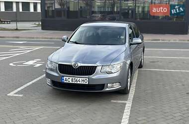 Лифтбек Skoda Superb 2009 в 