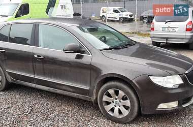 Лифтбек Skoda Superb 2013 в 