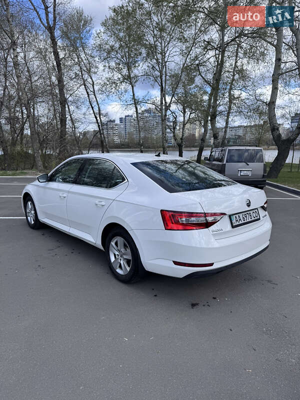 Ліфтбек Skoda Superb 2015 в Києві фото 4 Ліфтбек Skoda Superb 2015 в Києві
