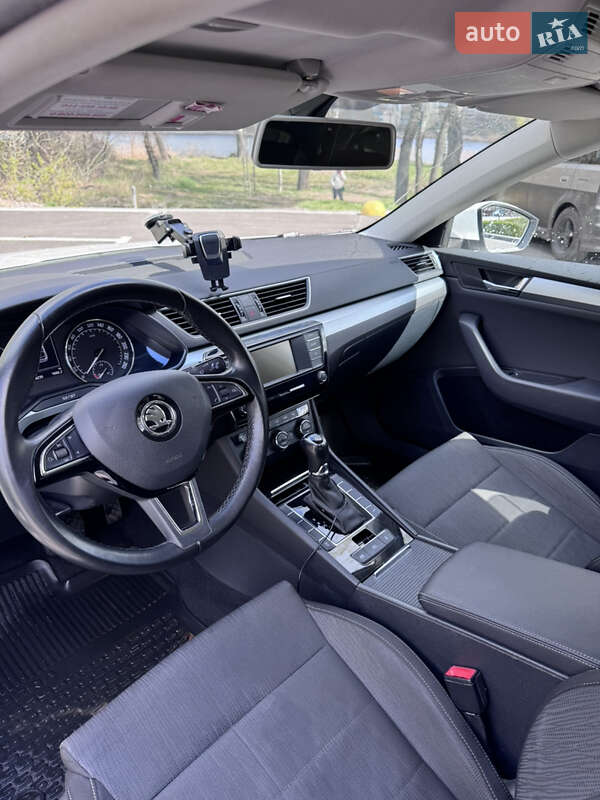 Ліфтбек Skoda Superb 2015 в Києві фото 18 Ліфтбек Skoda Superb 2015 в Києві
