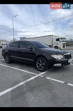 Ліфтбек Skoda Superb 2012 в 