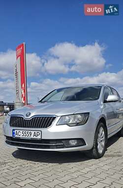 Лифтбек Skoda Superb 2013 в 