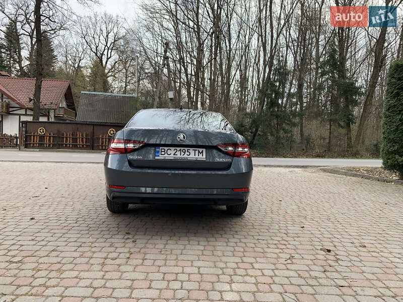Лифтбек Skoda Superb 2016 в Дрогобыче