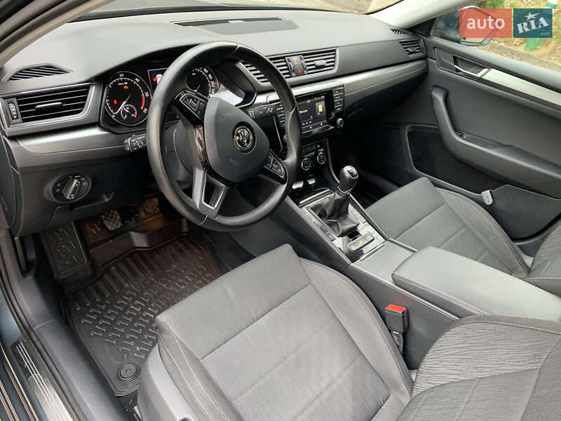 Лифтбек Skoda Superb 2016 в Дрогобыче
