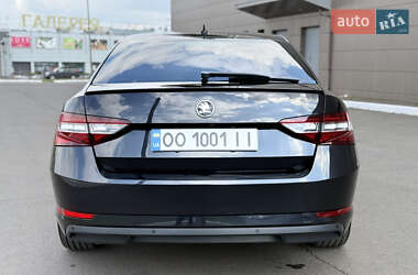Лифтбек Skoda Superb 2016 в 