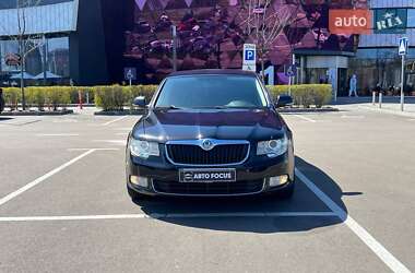 Лифтбек Skoda Superb 2010 в 