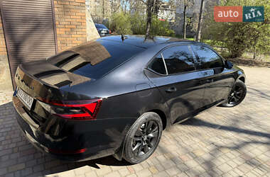 Лифтбек Skoda Superb 2022 в 