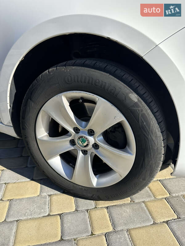 Универсал Skoda Superb 2011 в Золотоноше