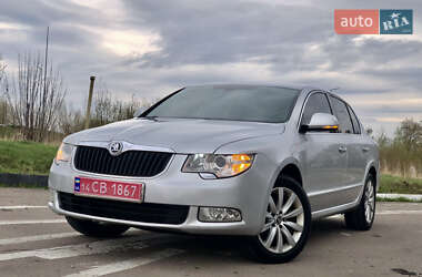 Лифтбек Skoda Superb 2011 в Дрогобыче