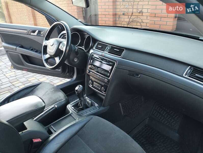 Універсал Skoda Superb 2011 в Миколаєві