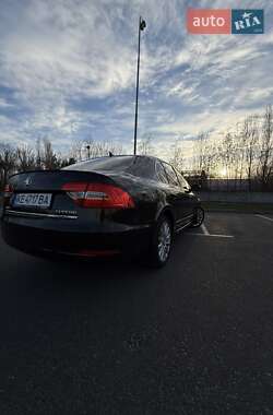 Лифтбек Skoda Superb 2013 в 