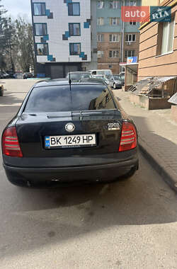 Ліфтбек Skoda Superb 2004 в 