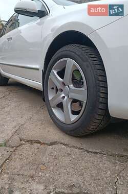 Універсал Skoda Superb 2014 в 