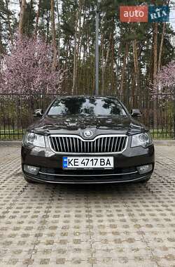 Лифтбек Skoda Superb 2013 в 
