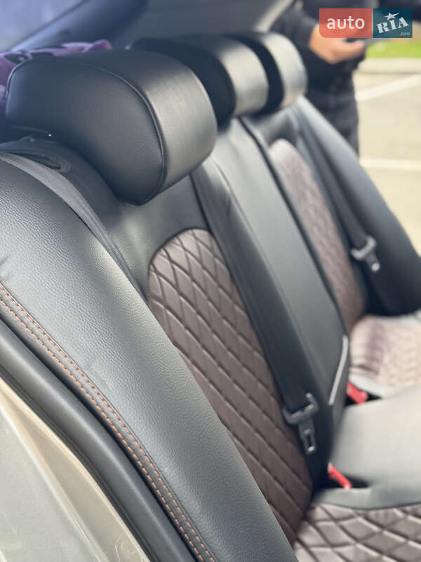 Ліфтбек Skoda Superb 2013 в Умані