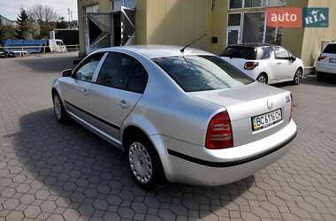 Лифтбек Skoda Superb 2005 в 