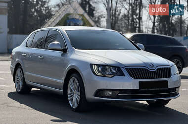 Лифтбек Skoda Superb 2013 в 