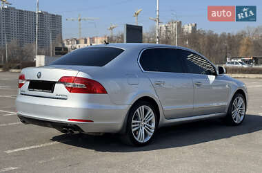 Лифтбек Skoda Superb 2013 в 