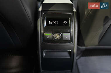 Лифтбек Skoda Superb 2013 в 