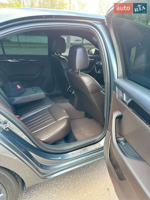 Ліфтбек Skoda Superb 2016 в Дніпрі