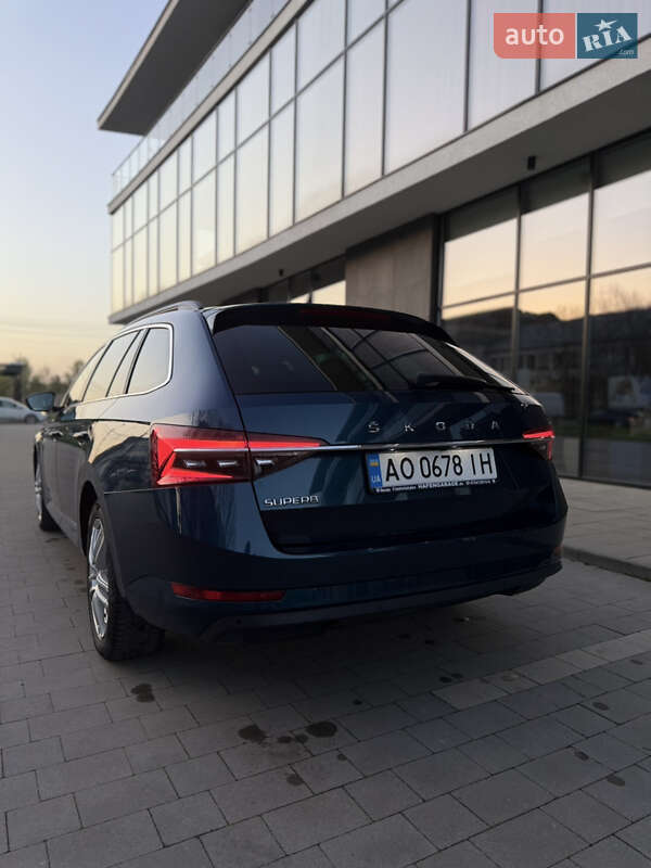 Універсал Skoda Superb 2022 в Ужгороді