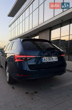 Универсал Skoda Superb 2022 в 