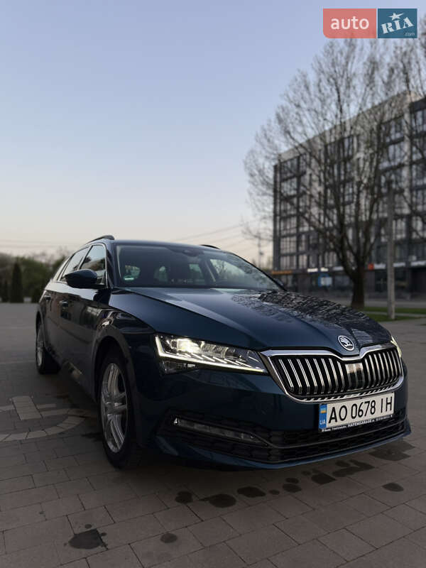 Універсал Skoda Superb 2022 в Ужгороді