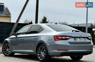 Лифтбек Skoda Superb 2016 в 