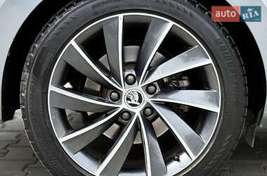 Лифтбек Skoda Superb 2016 в 