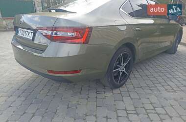 Лифтбек Skoda Superb 2016 в 