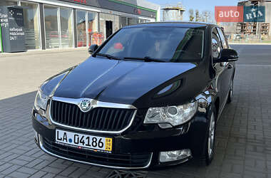 Лифтбек Skoda Superb 2013 в 