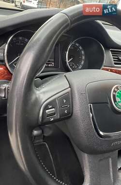 Лифтбек Skoda Superb 2013 в 