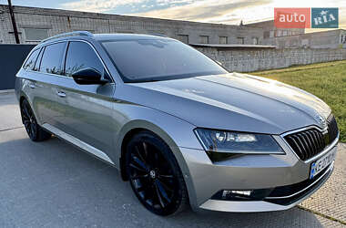 Универсал Skoda Superb 2018 в 